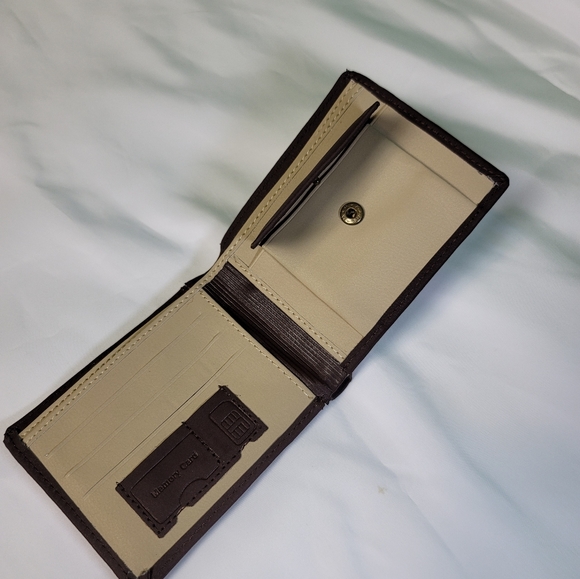 Black Bull wallet - Picture 3 of 5